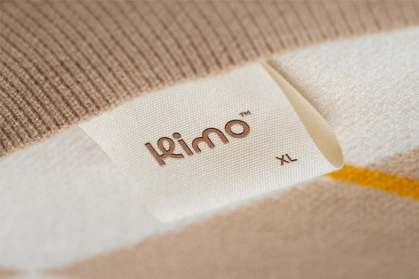 typography logo thời trang cao cấp